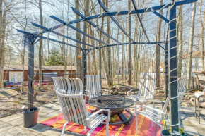 Tobyhanna Home with Fire Pit 1 Mi to Lake Carobeth!